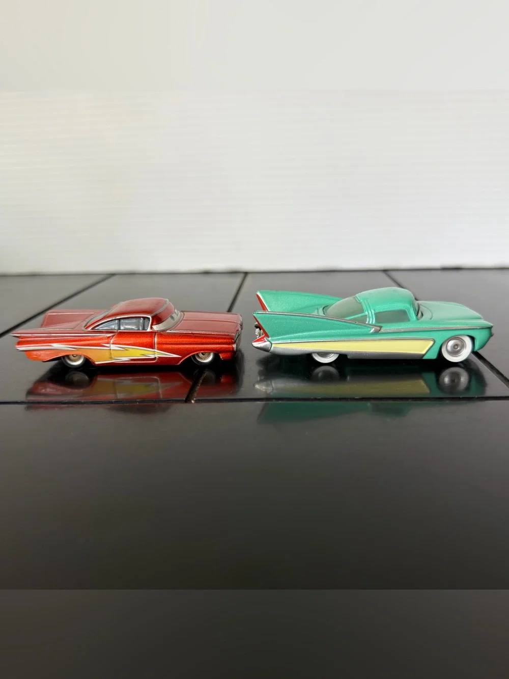 Disney Pixar Cars Lightning Ramone & Flo 1:55 scale diecast